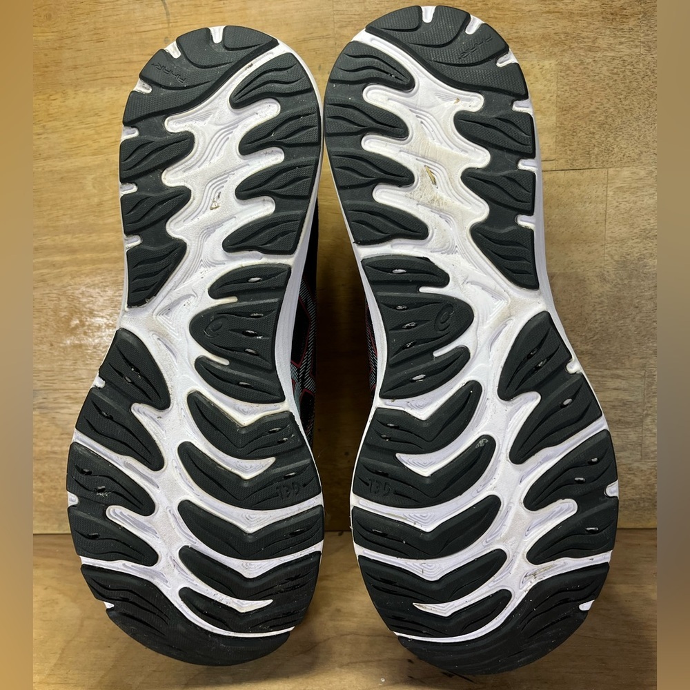 Asics Gel Cumulus 23 Mens Size 13 Running Shoes Sneakers Black Red 1011B012 - Picture 8 of 11